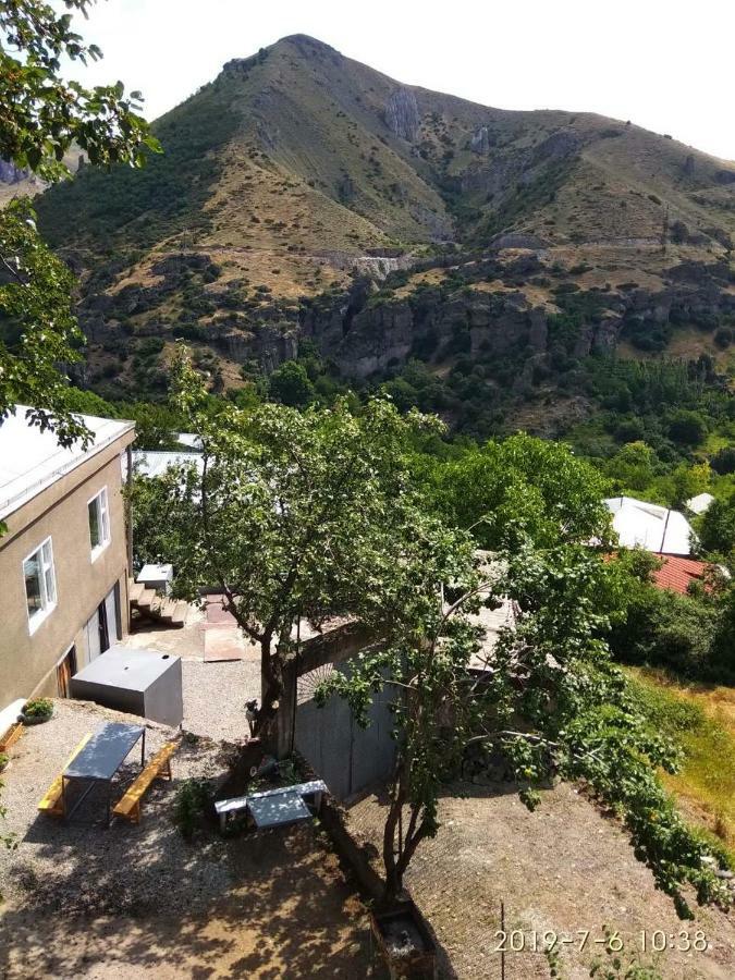 Nnn Guest House Goris Exteriér fotografie