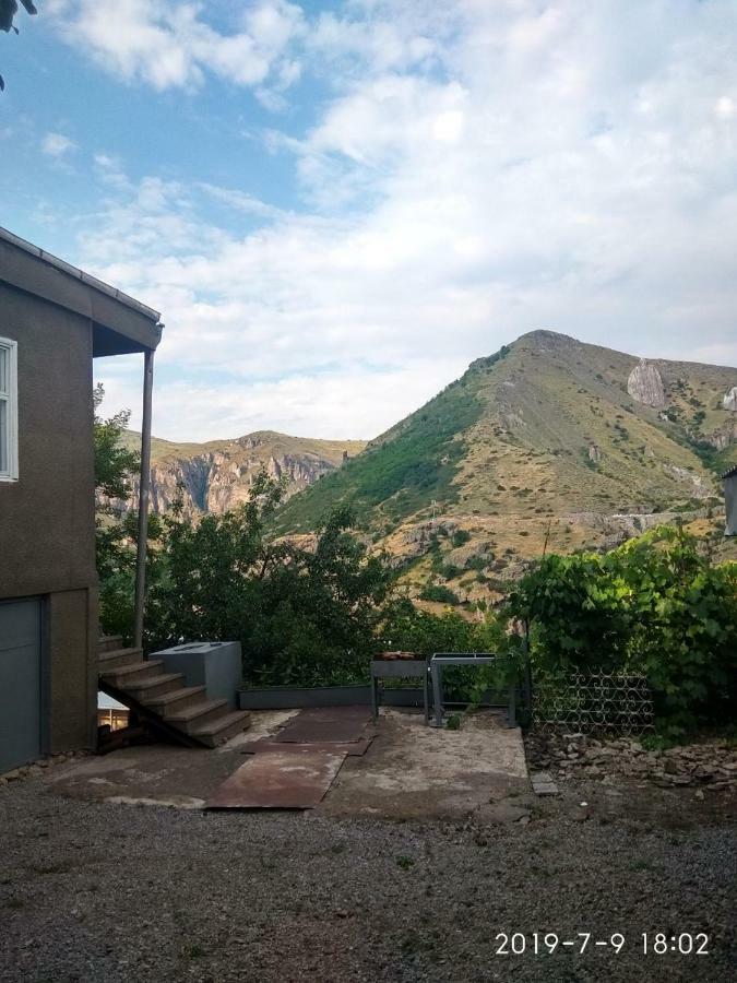 Nnn Guest House Goris Exteriér fotografie