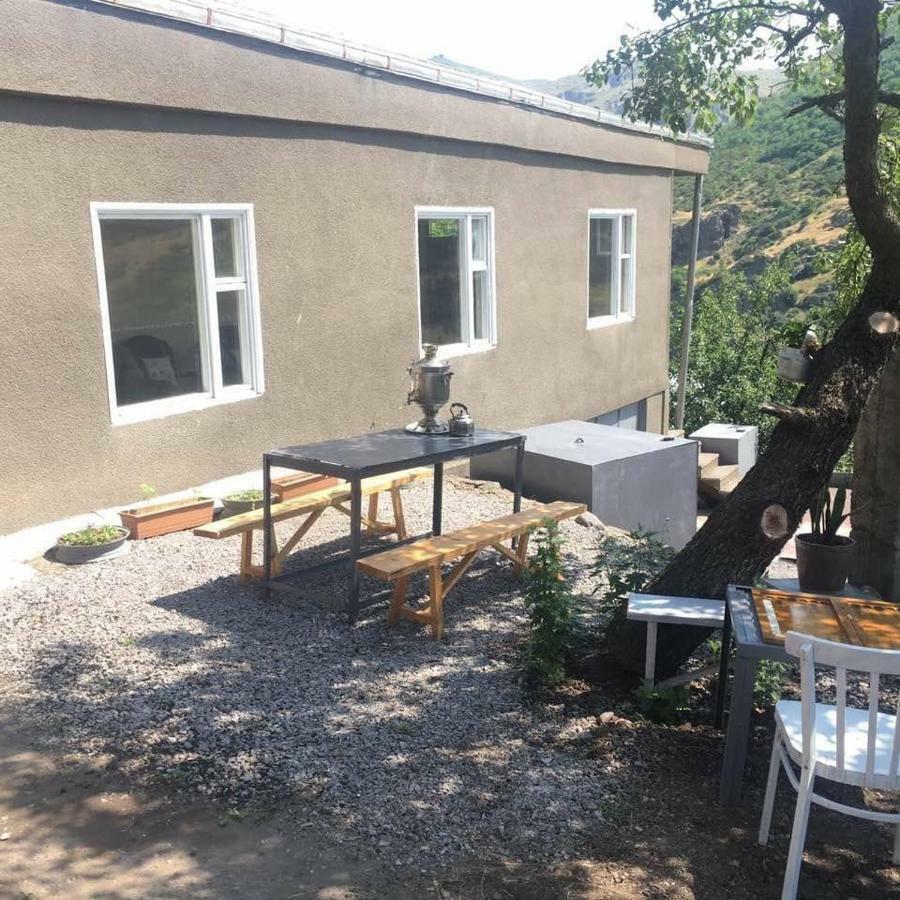 Nnn Guest House Goris Exteriér fotografie