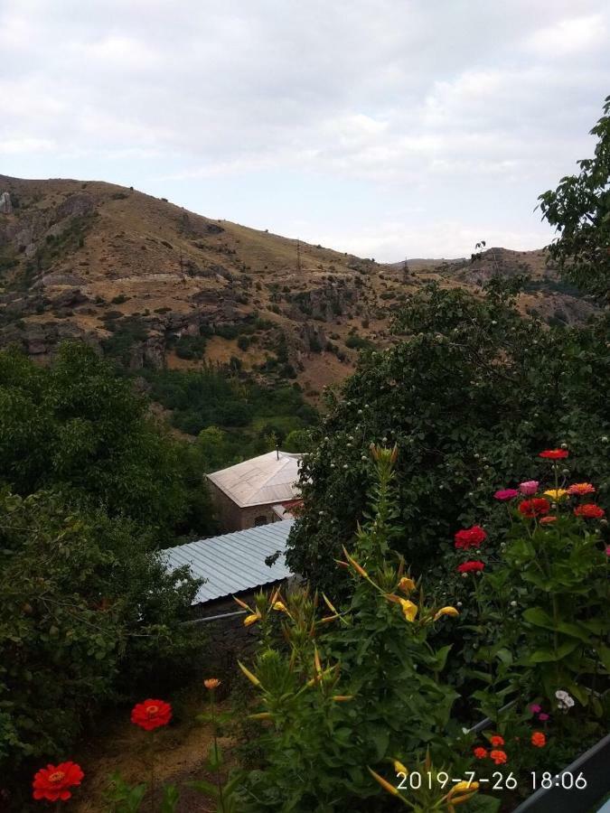 Nnn Guest House Goris Exteriér fotografie